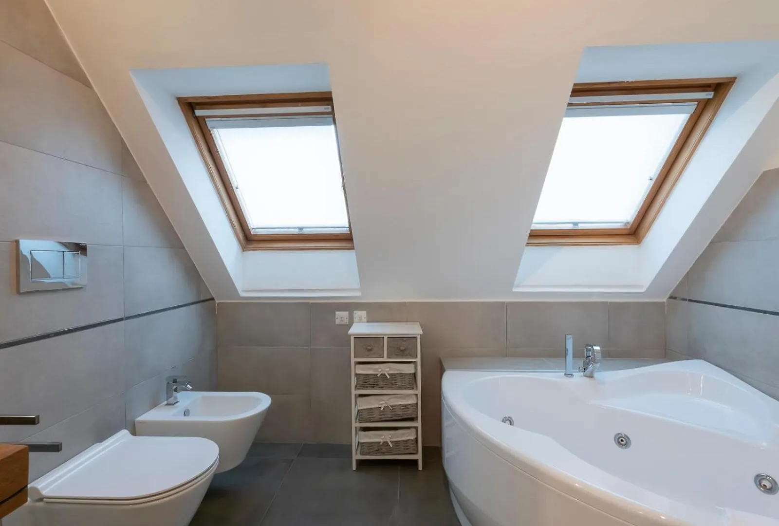 Xenia Apartments - Luxury & Elegant Penthouse In City Life Milano İtalya