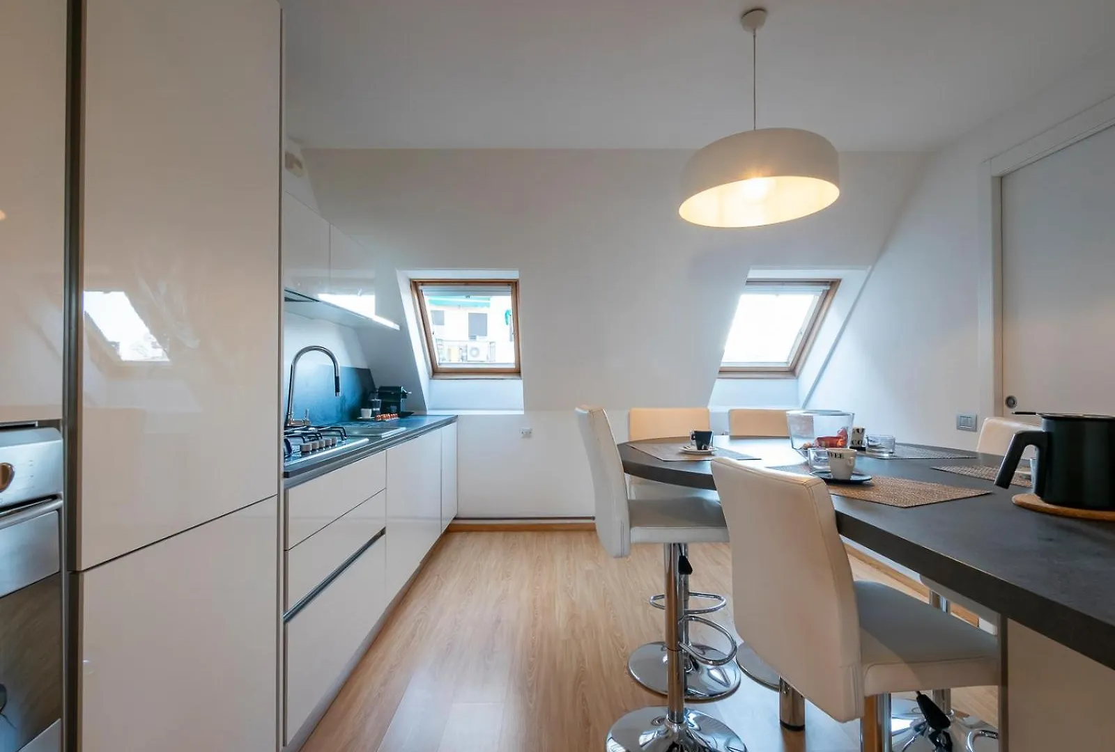 Xenia Apartments - Luxury & Elegant Penthouse In City Life Milano